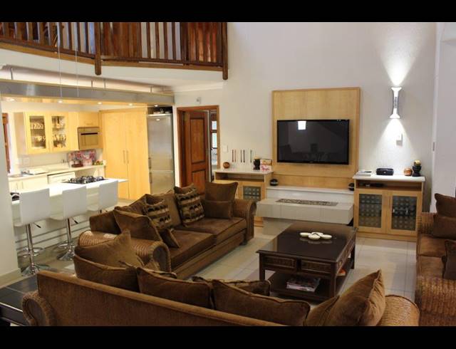 4 BEDROOM HOUSE FOR SALE IN LAKELAND ESTATE